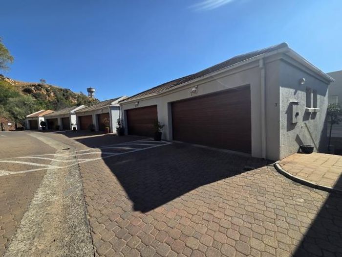 Property #2494048, Cluster Rental Monthly in Northcliff