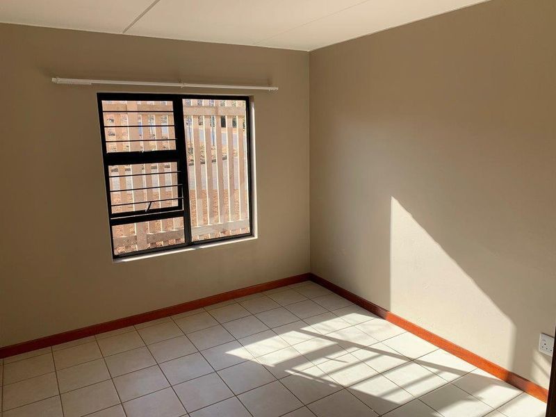 2 BEDROOM FLAT TO RENT IN ELANDSPOORT - Photo 9