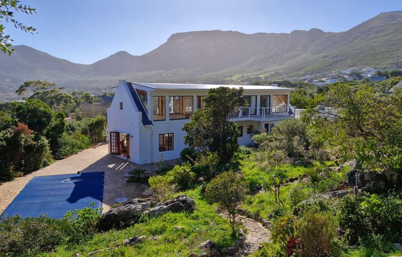 Mountainside Home with Pool & Sauna in Noordhoek