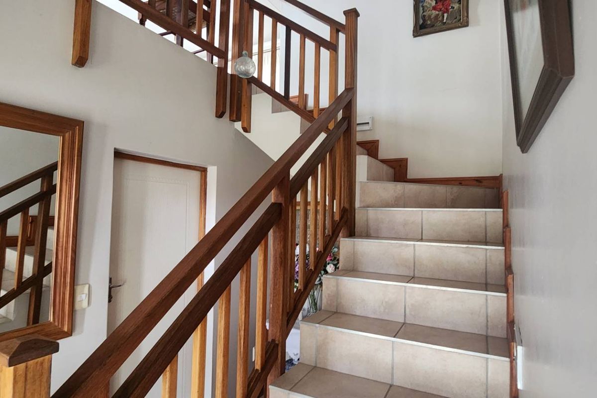 CONVENIENT POSITION- IMMACULATE CONDITION - Photo 5