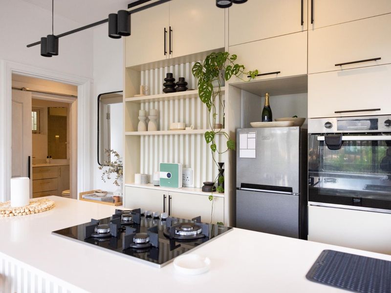 Architecturally Renovated Garden Apartment in the Heart of Fish Hoek! - Photo 7