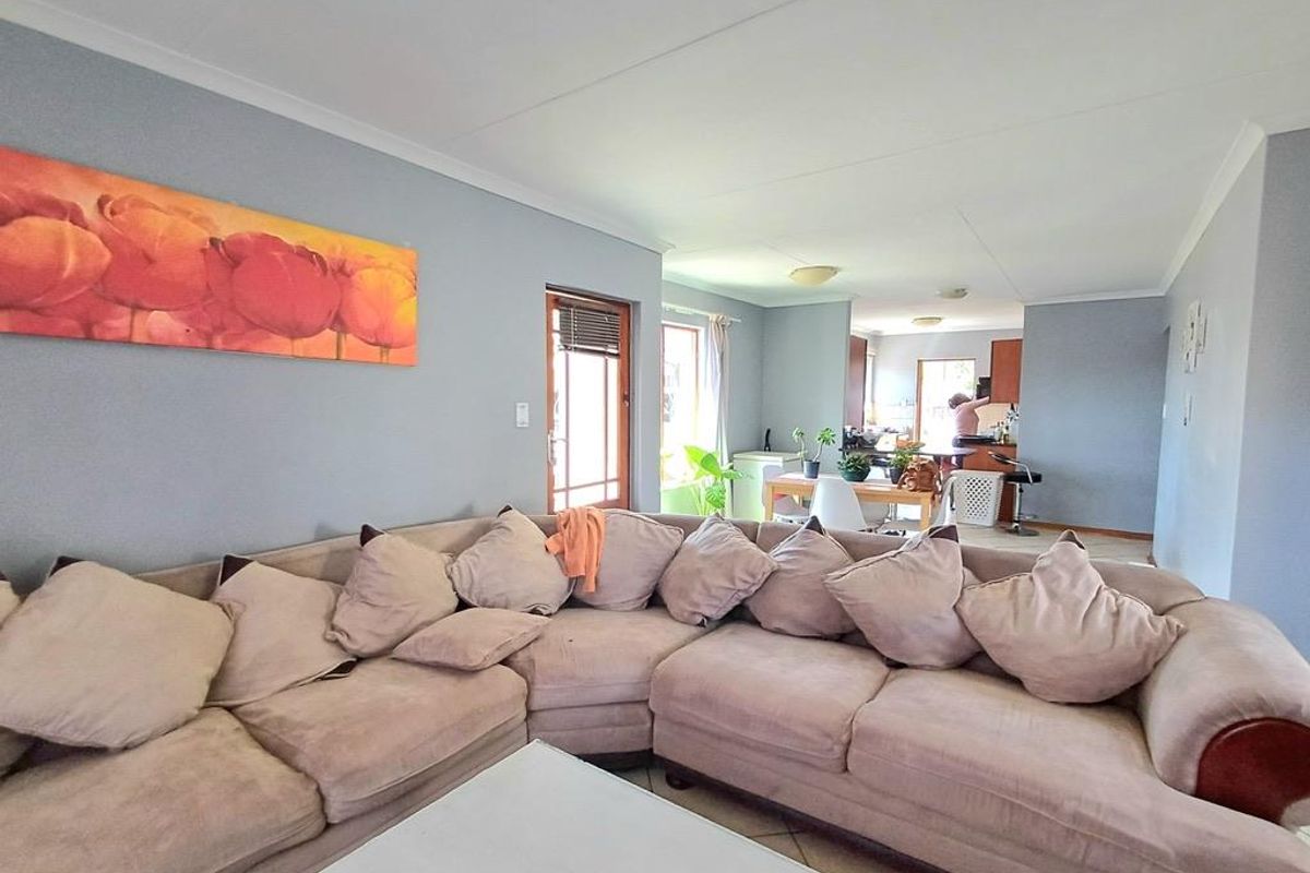 Family Home in 24 Hour Guarded Security Complex - Photo 2