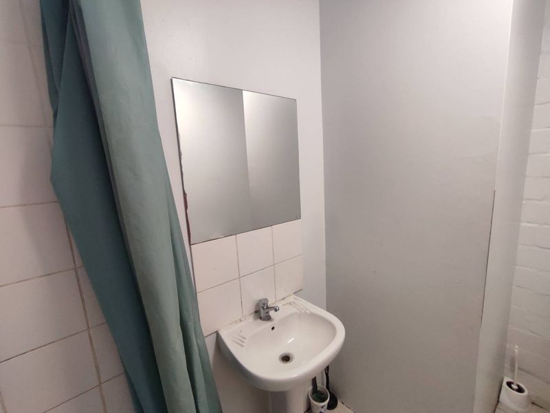 1 Bedroom Apartment For Sale In Wynberg - Photo 8