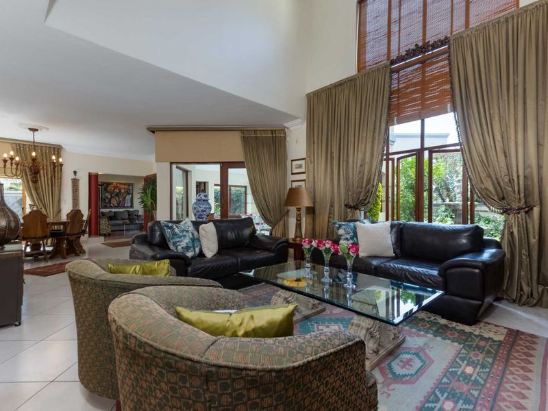 PRESTIGIOUS, HIGH-END TROPHY RESIDENCE IN A SERENE AND PEACEFUL LOCATION - Photo 4