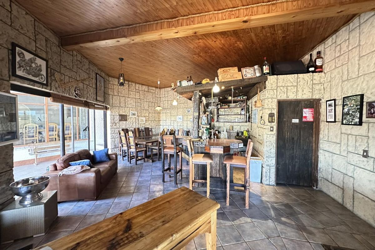 5 Bedroom House for Sale in Klein Windhoek - Photo 4