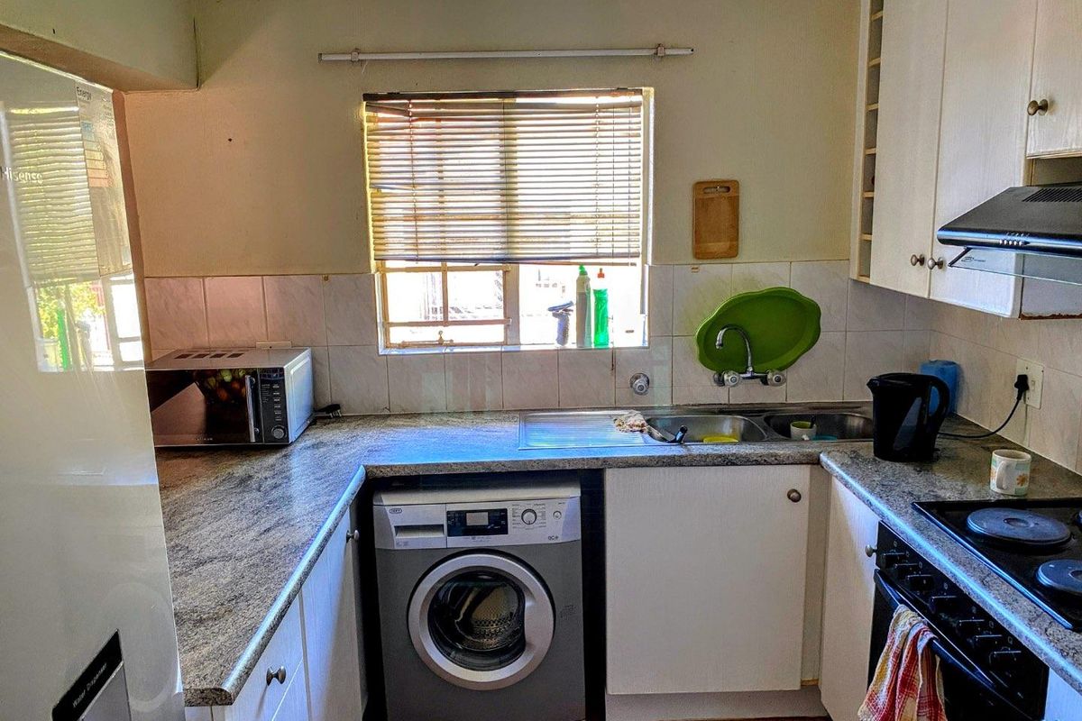 Prestigious & Secure Suburb - Photo 5