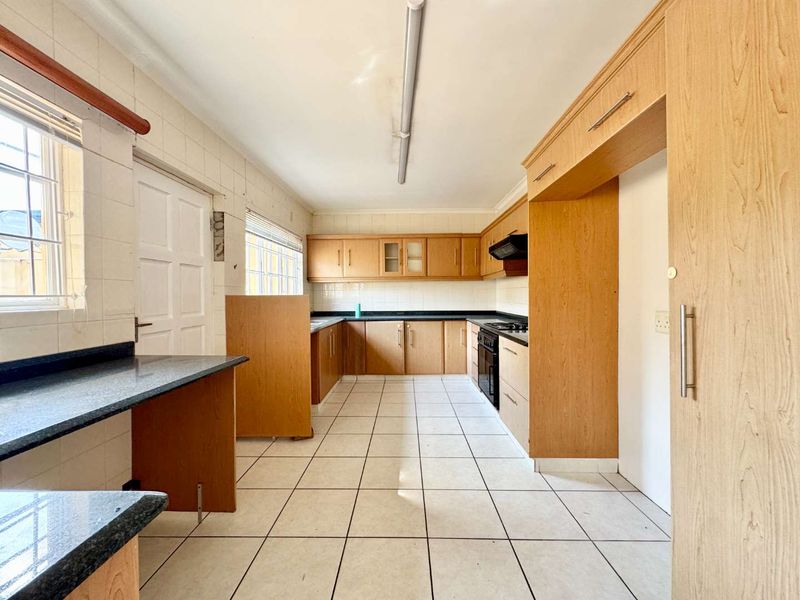 Hendra Estates - Lovely Large Family Home For Rent In Prestondale - Photo 3