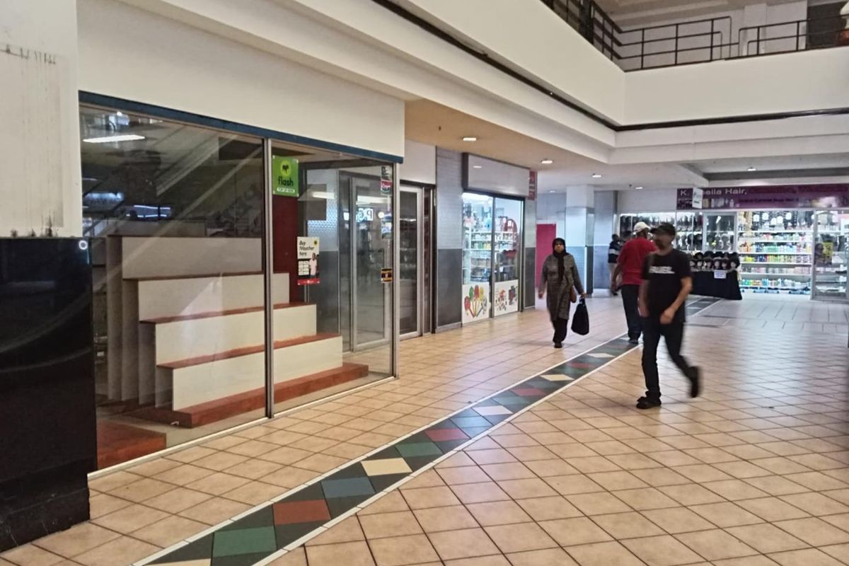 Prime retail space to let - Photo 4