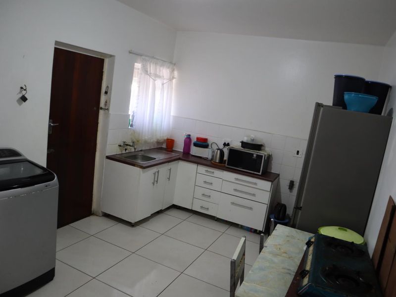 Attention Investors-Stadium View 100m2 flat available in Sydenham Smart Street - Photo 8