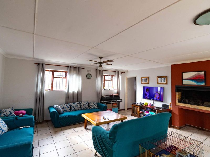Steps from Sandbaai Beach: Spacious Family Living With Room to Grow! - Photo 5