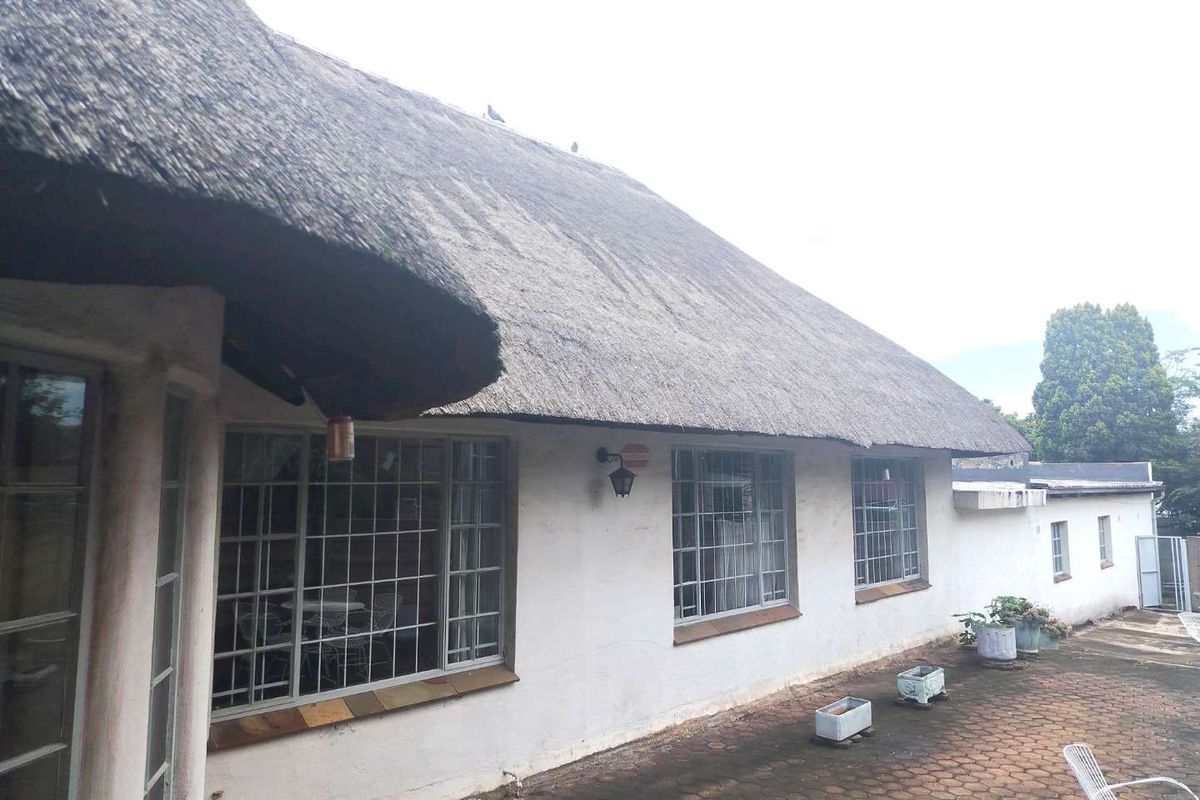 A Rare Find in South Crest! - Photo 4