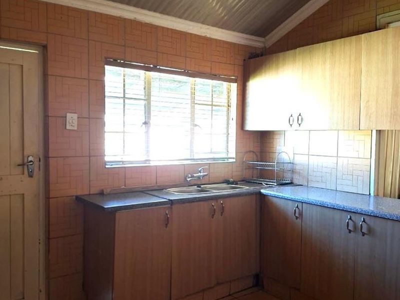 3-Bedroom Pet-Friendly Family Home in Noordsig - Photo 2
