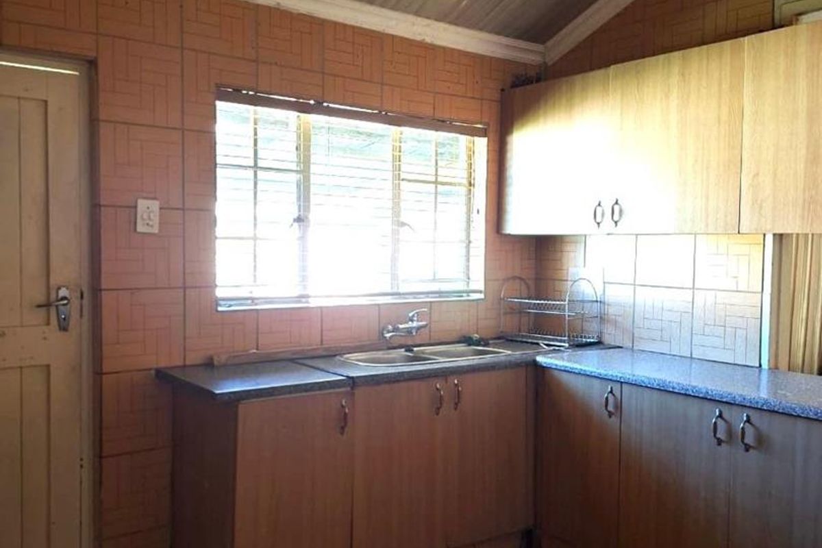 3-Bedroom Pet-Friendly Family Home in Noordsig - Photo 2
