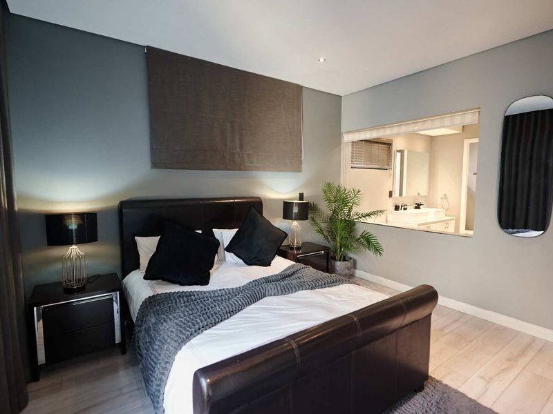 MODERN FULLY FURNISHED APARTMENT AWAITS YOU. - Photo 6