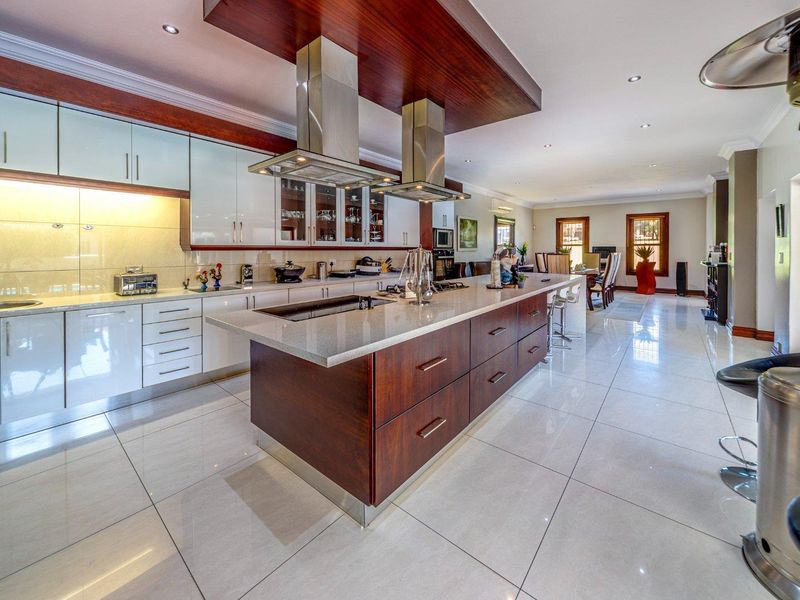 Privacy & Prestige! Stunning 5-Bedroom Home in Faerie Glen's Prime Leeuwberg Estate - Photo 7