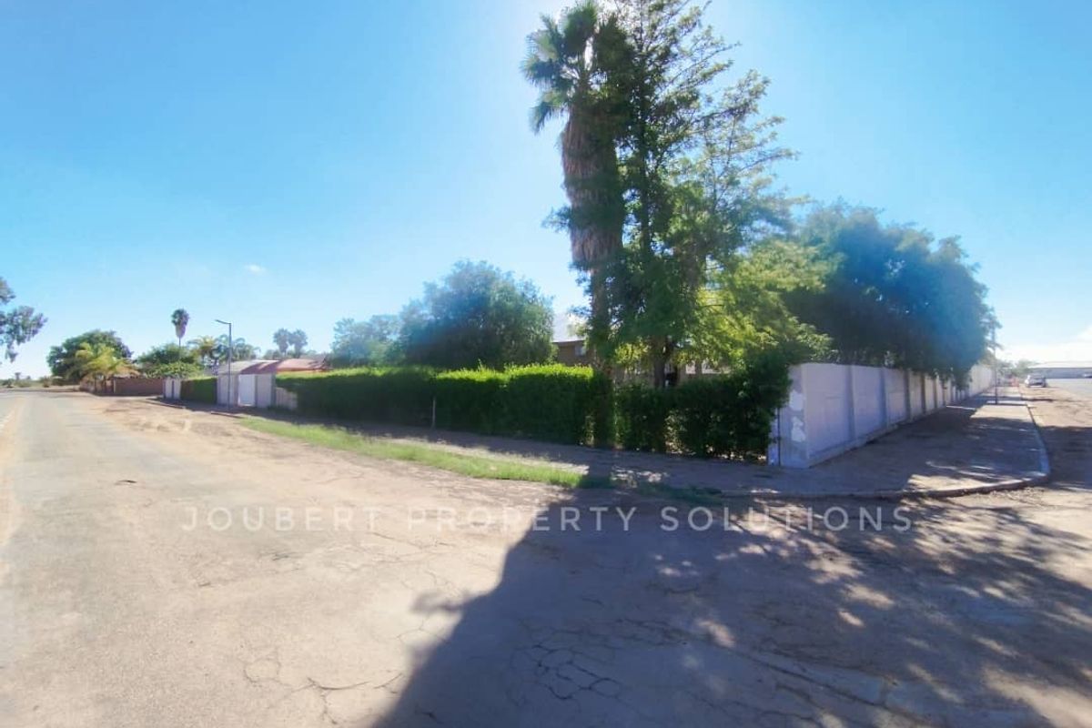 FAMILY HOME WITH  2 ADDITIONAL FLATLETS FOR SALE IN MARIENTAL - Photo 3