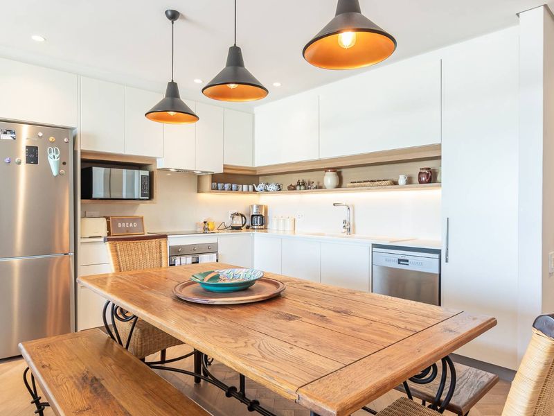 Modern Upmarket Coastal Living with Spectacular Ocean Views - Photo 5