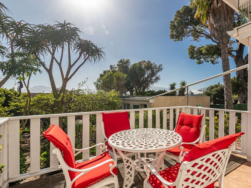 4 Bedrooms & Study - Photo 8