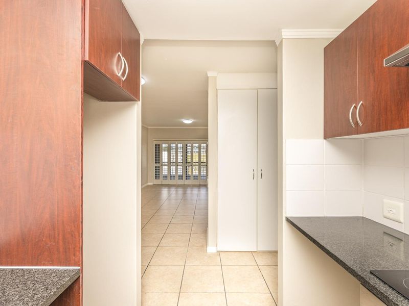 2 bedroomed apartment conveniently situated in Claremont - Photo 6