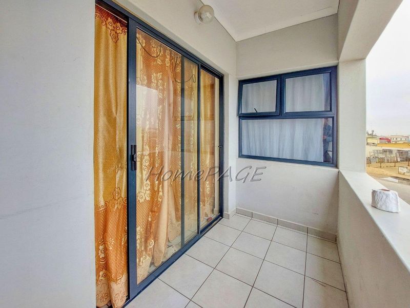 Kuisebmond Walvis Bay: 2 Bedr Apartment in Fox Village is for sale - Photo 6