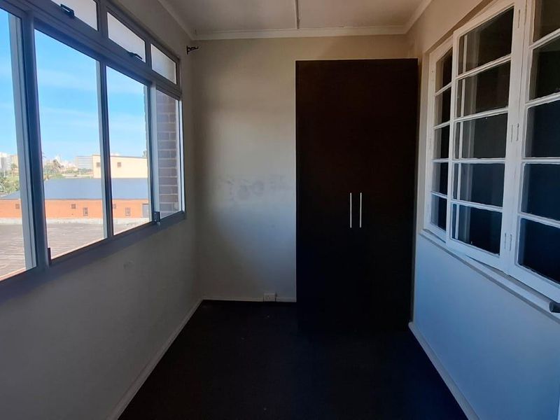 **Mini College / Learning Institution / Medium to Large Office Space Available in Centralized Location** - Photo 4