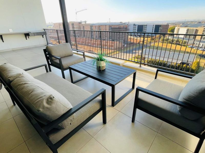 Ascend to Midstream Penthouse - most exclusive luxury Apartment - Photo 6