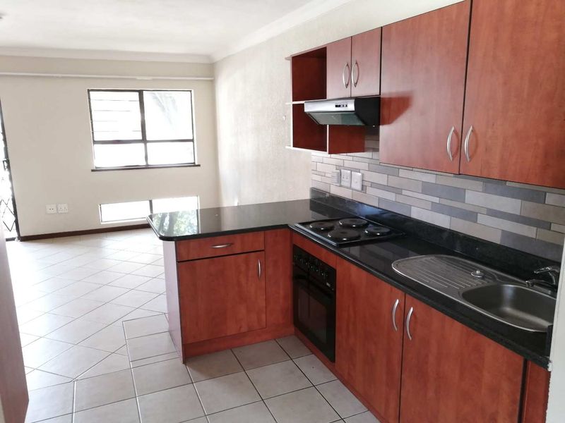 La Place, Bachelor to rent - Photo 3