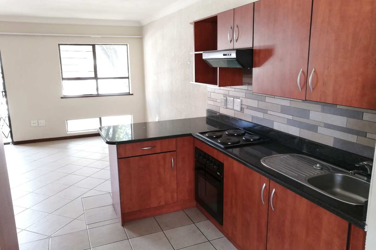 La Place, Bachelor to rent - Photo 3