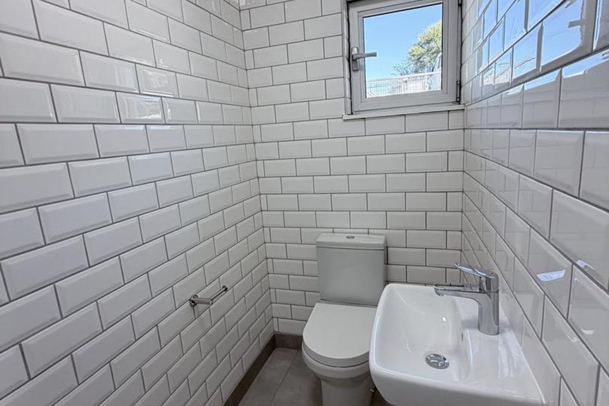 Eros- To Let-N$15 000 - Photo 3