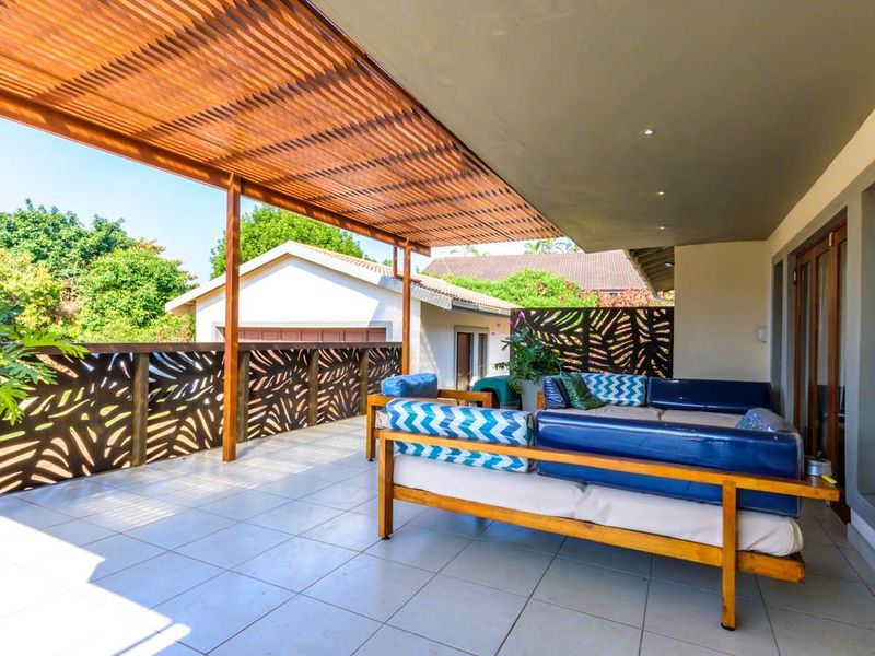 Hendra - Expansive Coastal Property with Guest House Potential - Photo 9