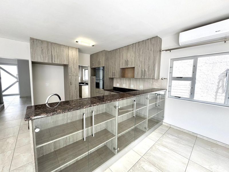 4 Bedroom House For Sale in Elisenheim - Photo 7