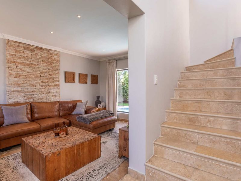 5 Bedroom House To Let In Big Bay - Photo 8