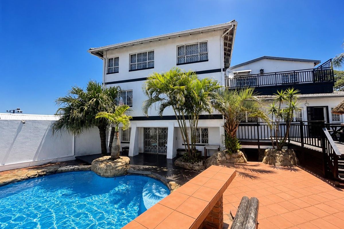 Hendra - 7 Bedroom Luxury Home with Income-Generating Flatlet | Durban North - Photo 2