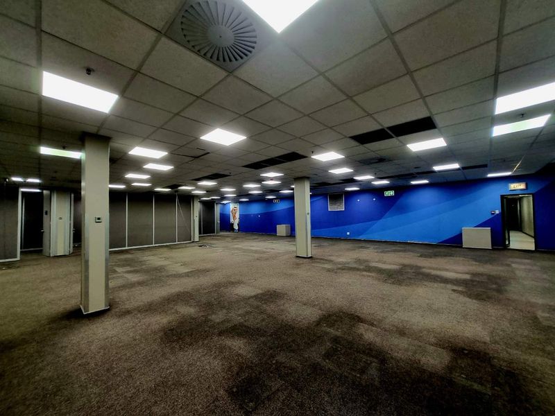 High-Spec 5,255m2 Industrial Property with Expansion Potential | 80% Tenanted - Photo 9