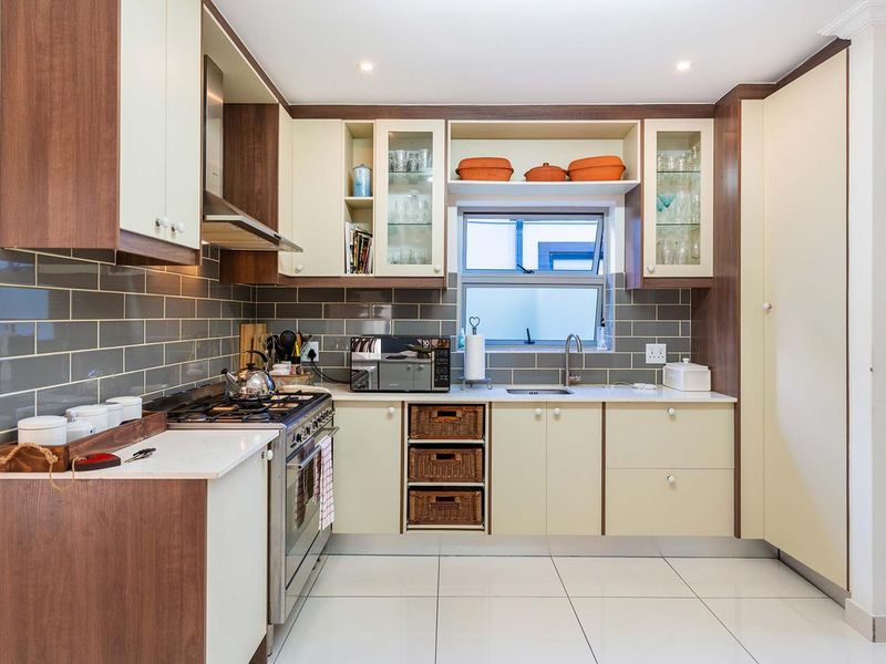 FAMILY HOME IS SAGEWOOD ESTATE - Photo 6