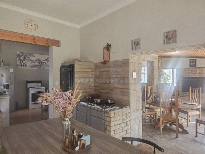 Charming Family Home with Abundant Amenities and Space - Photo 10