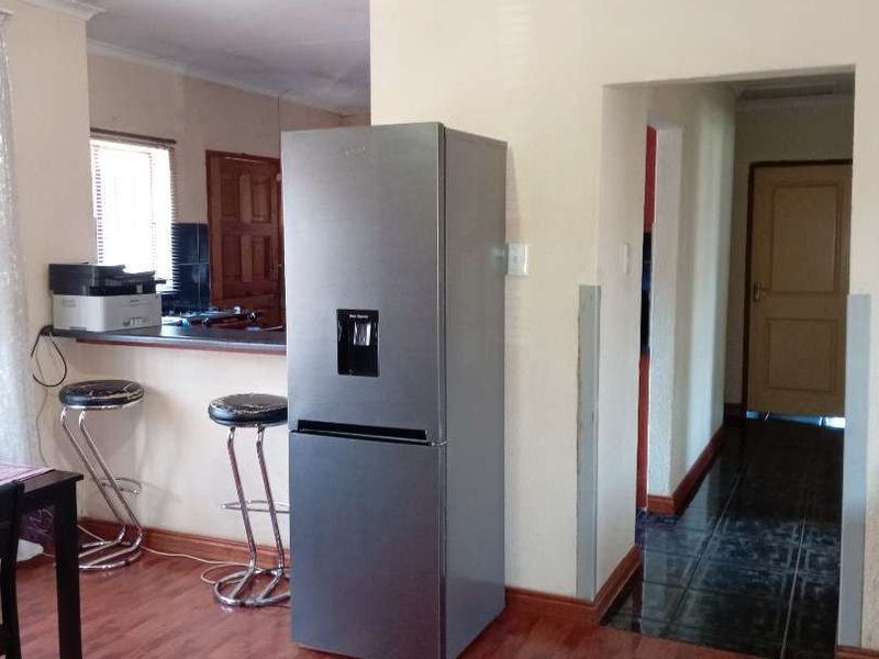 THREE BEDROOM HOUSE FOR SALE IN DAWN PARK EXT 7 - Photo 5