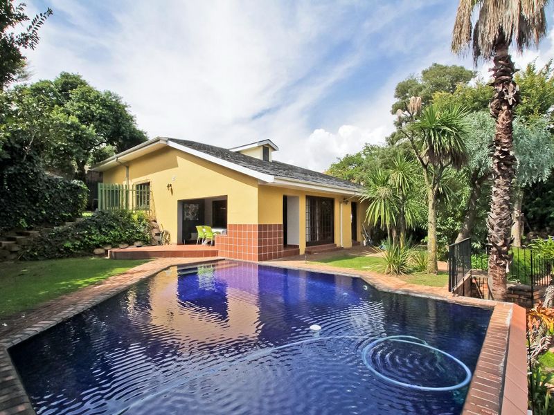 Executive Fully Furnished Pool Cottage! - Photo 1