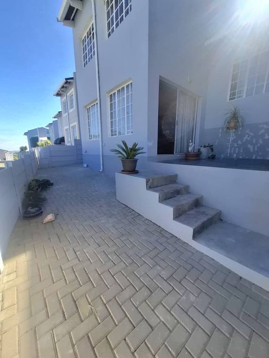 Property #2485966, Townhouse For Sale in Kleine Kuppe