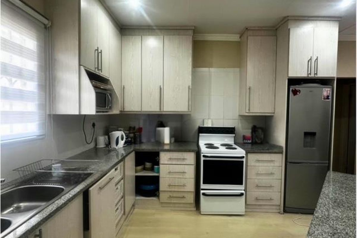 Modern Face Brick Gem with Hilltop Views - Photo 4