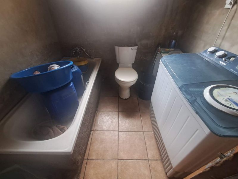 2 Bedroom House In A Busy Main Road - Photo 8