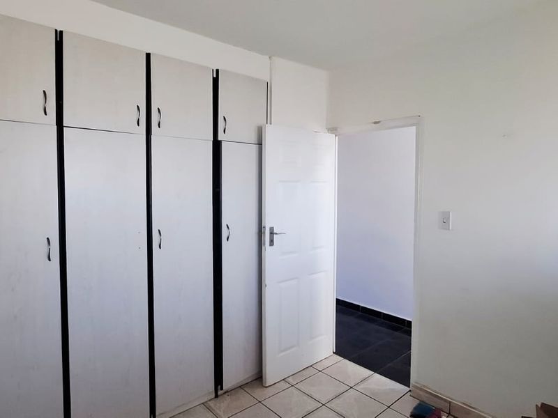 **Exquisite Sectional Title Apartment in Prime North Beach Location** - Photo 10