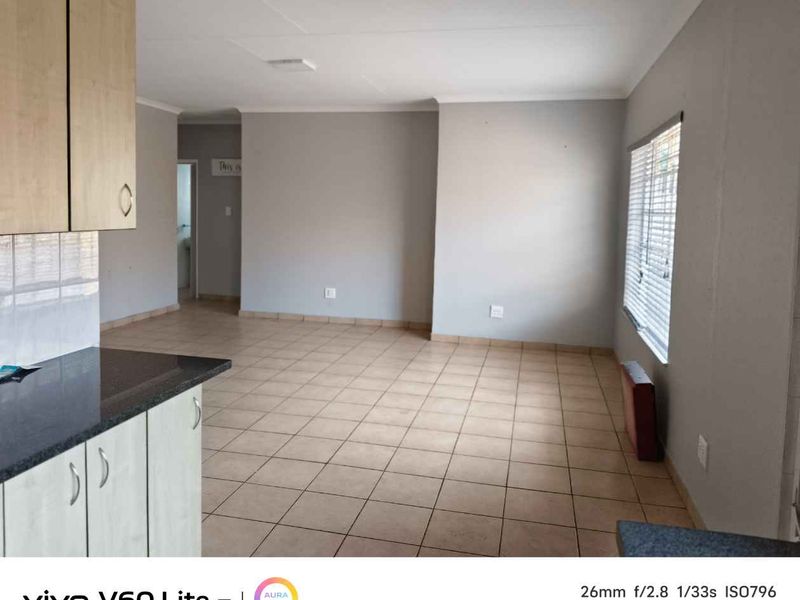 Neat and Quaint Facebick Simplex for Sale - Photo 2