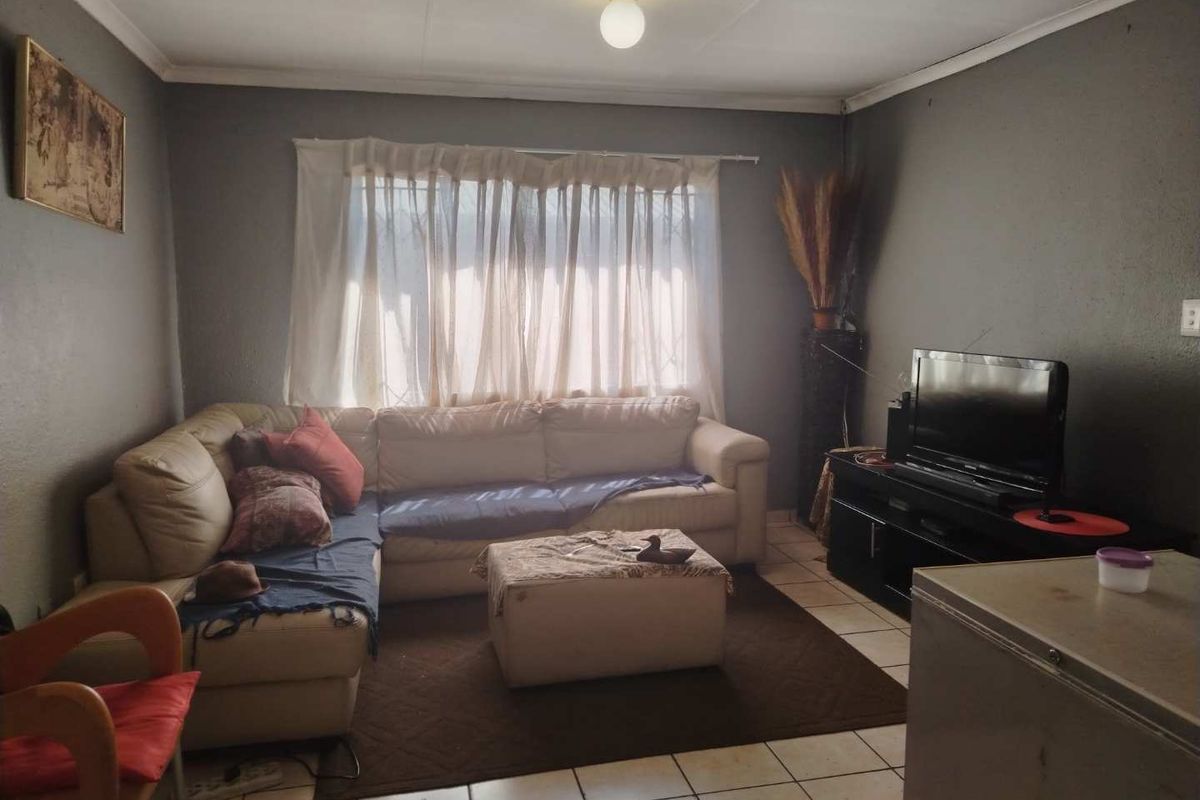 A SPACIOUS APARTMENT - Photo 4