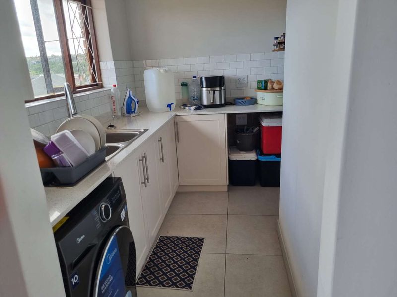 This property offers sophistication, comfort and safety in one of the most sought- after areas. - Photo 8