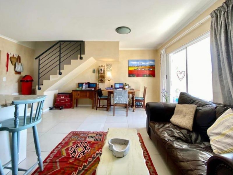 Furnished 3 bedroom rental - Photo 4
