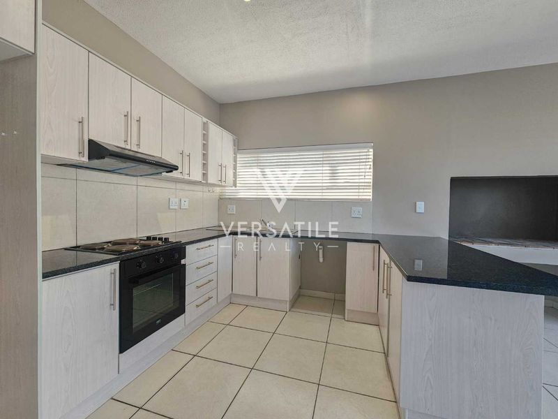 House to Let - Photo 10