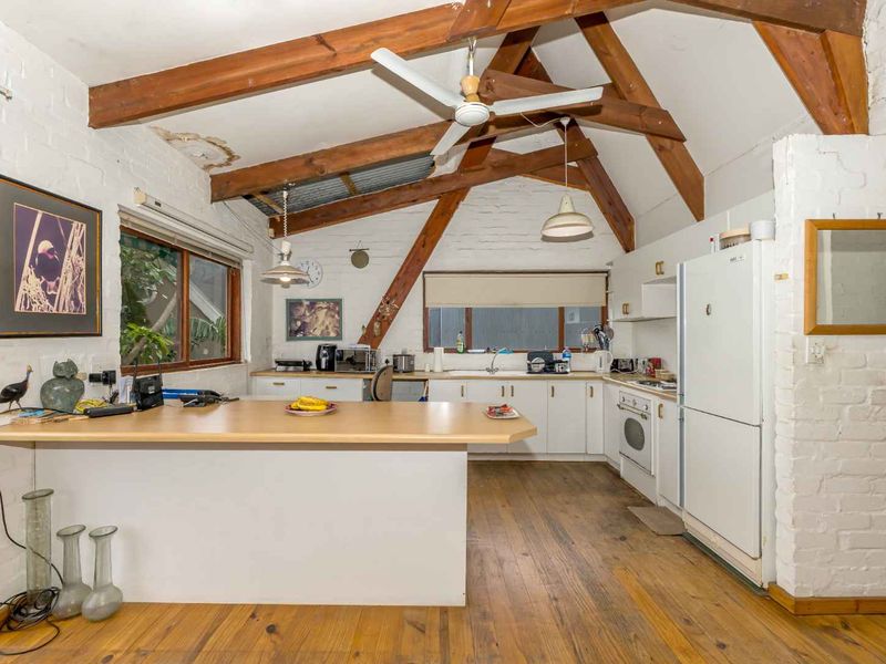 Unlock the Potential – 4‐Bedroom Home in Penzance Estate, Hout Bay - Photo 5