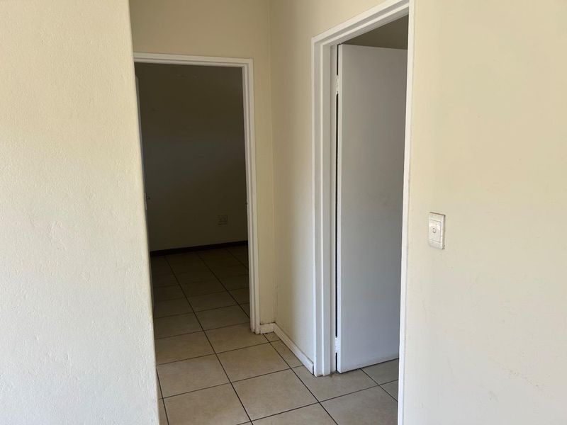 2 Bedroom Apartment in Lotus gardens - Photo 4