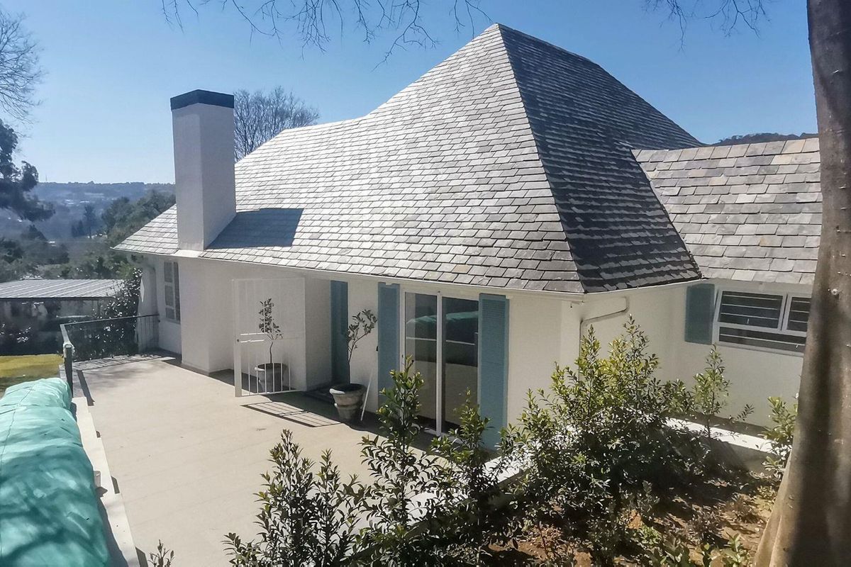 Stylish, newly renovated home for rental in Mondeor - Photo 2